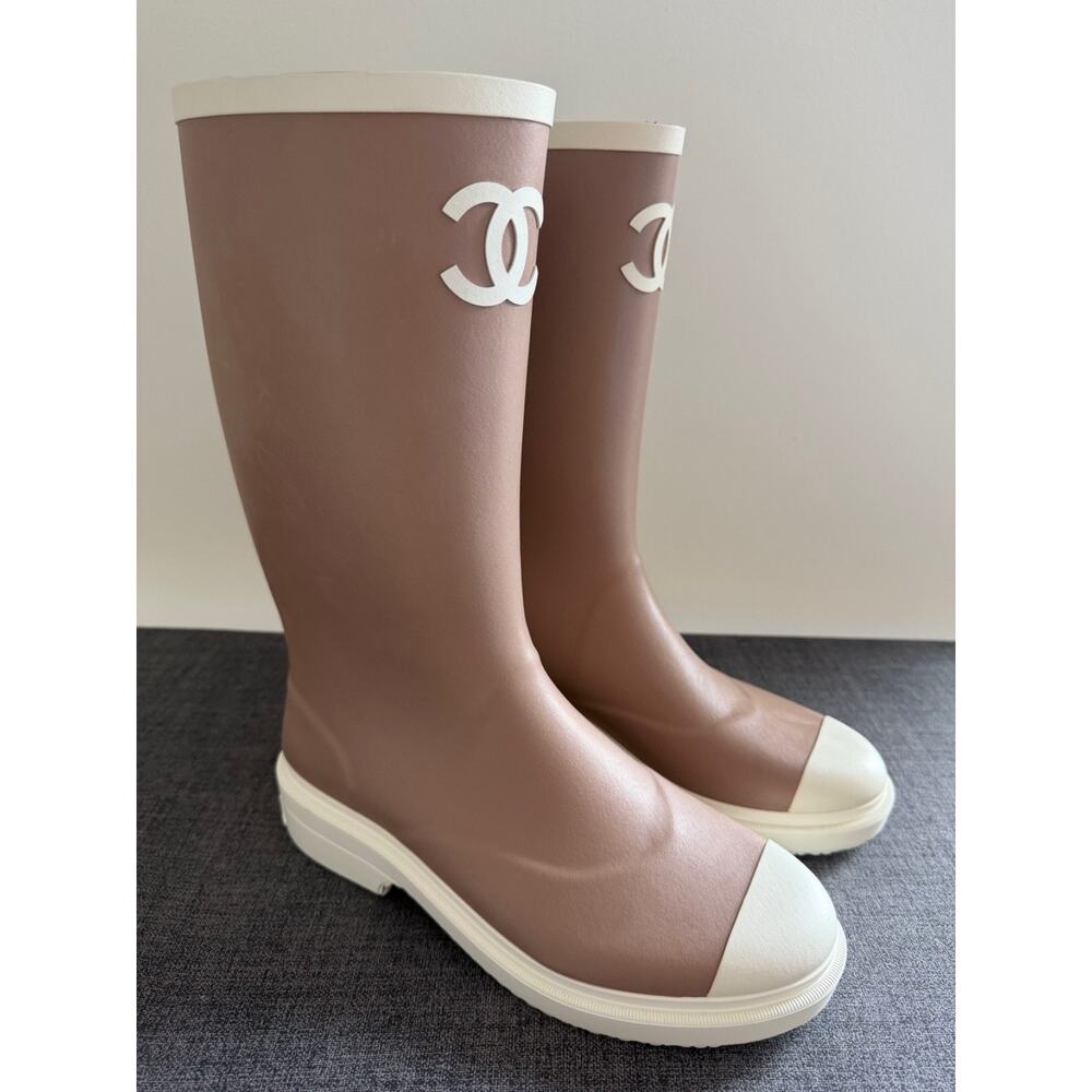Chanel 26C Beige White Caoutchouc CC Logo High Pull On Rubber Rain Boots 35 - Picture 10 of 16
